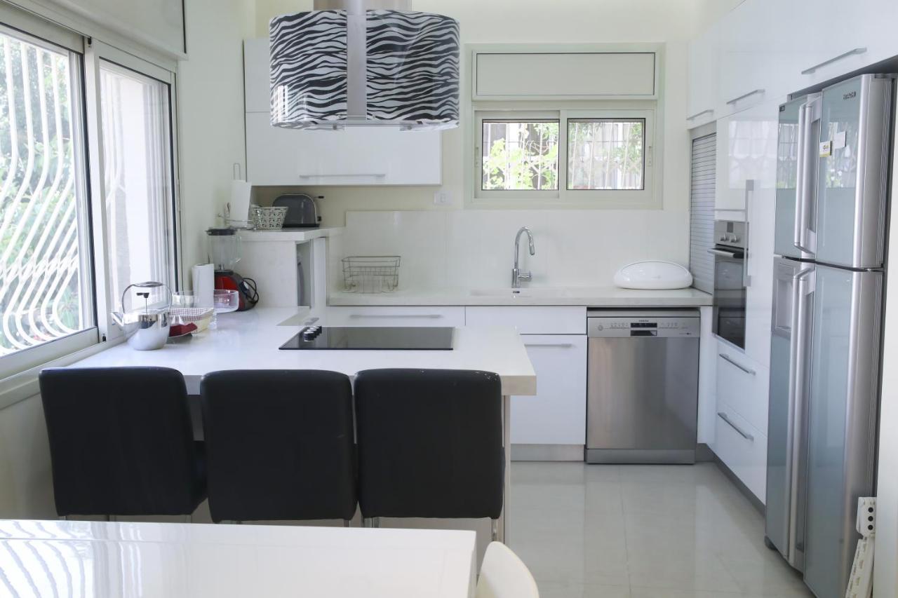 Dizengoff - Lovely Family 3 Rooms. Appartement Tel-Aviv